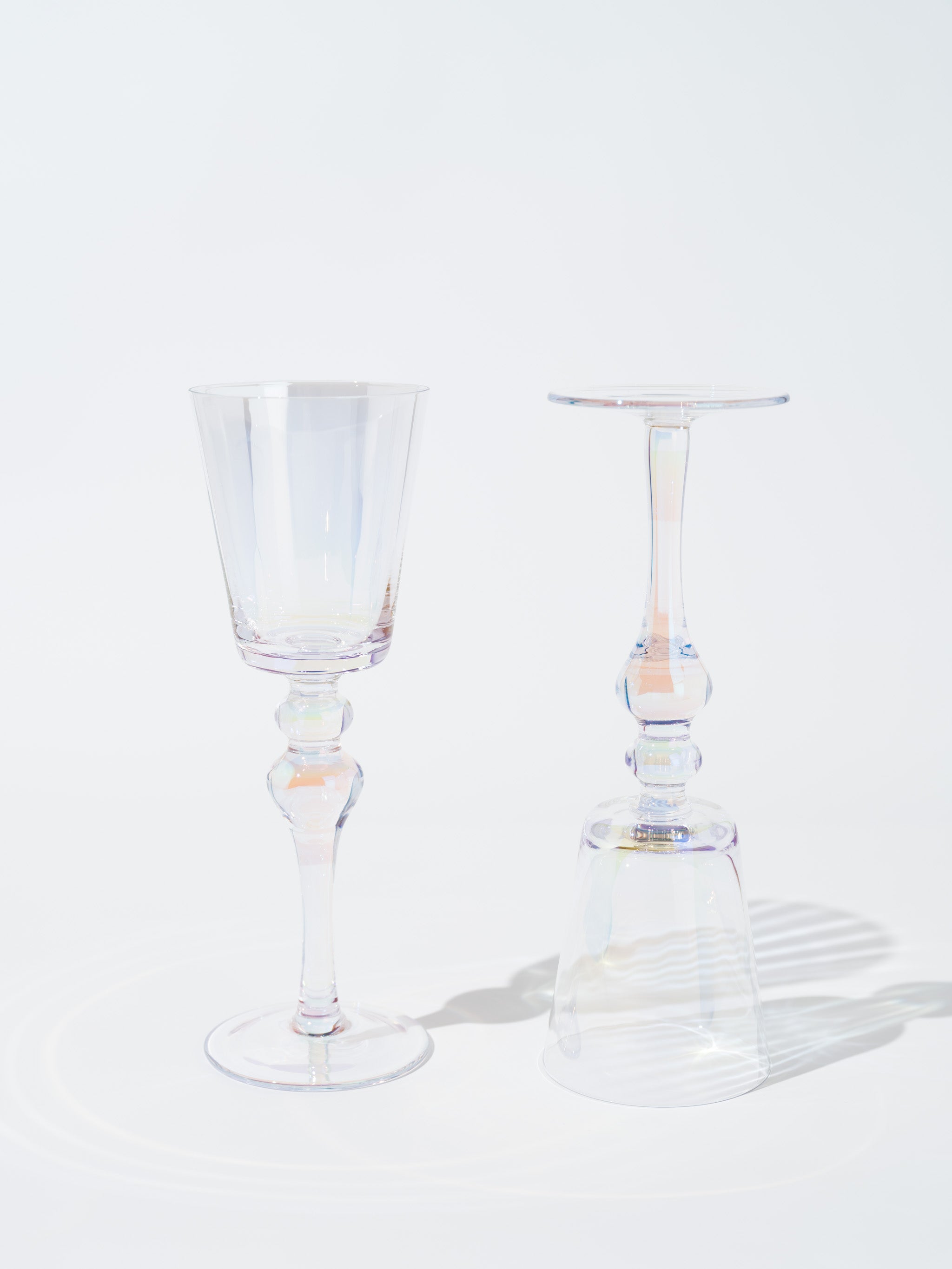 Mia Iridescent Vintage Wine Glass