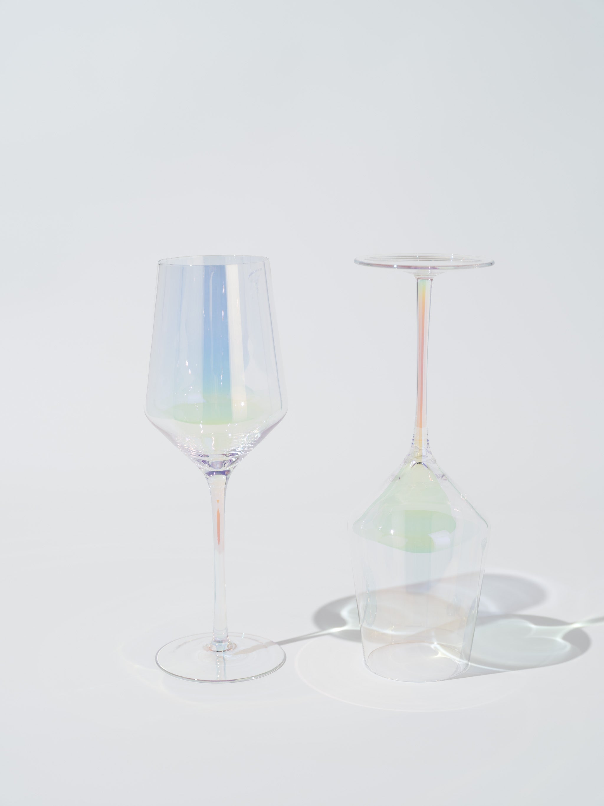 Aria Iridescent Wine Glass