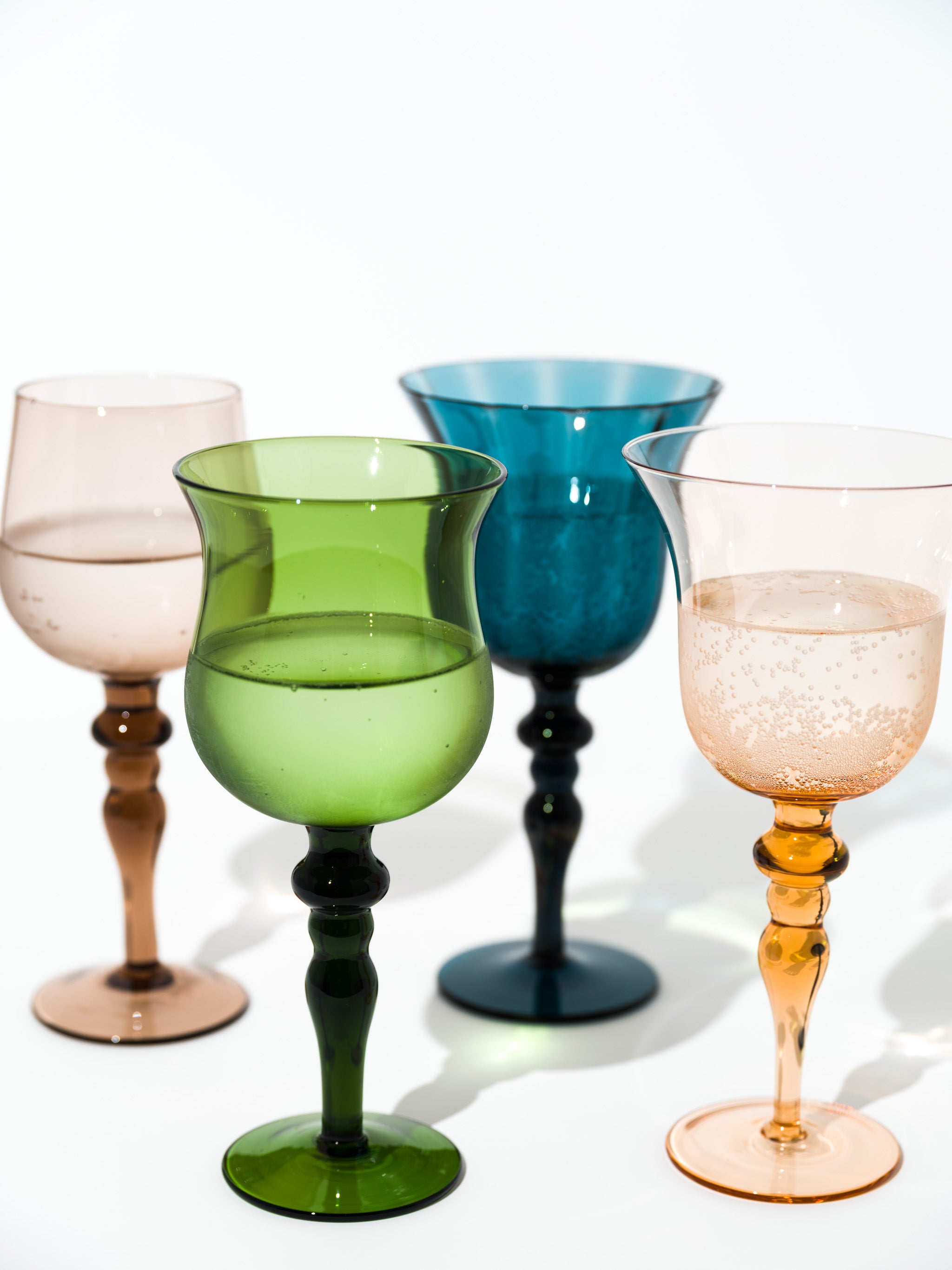 Coral Retro Wine Glass